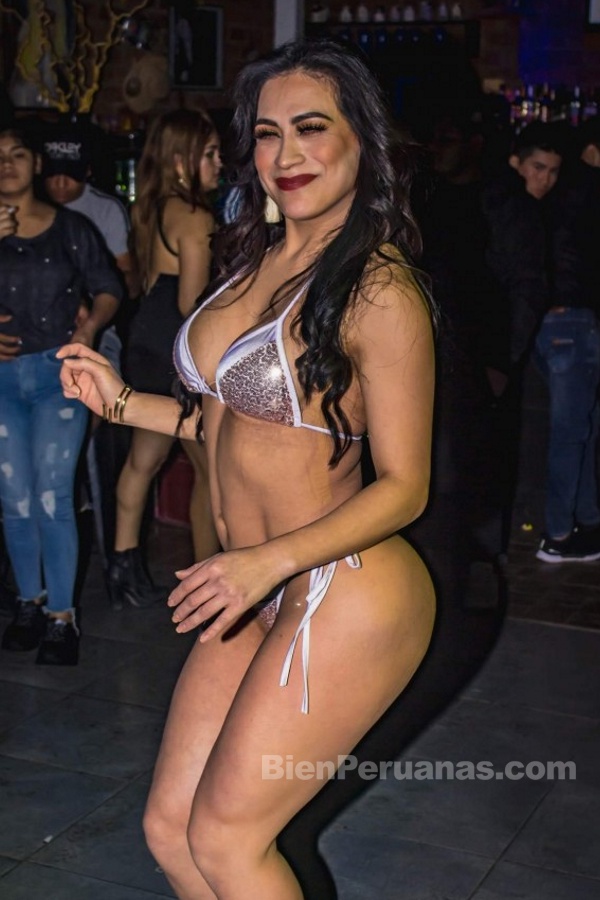 Fatima Segovia con bikini